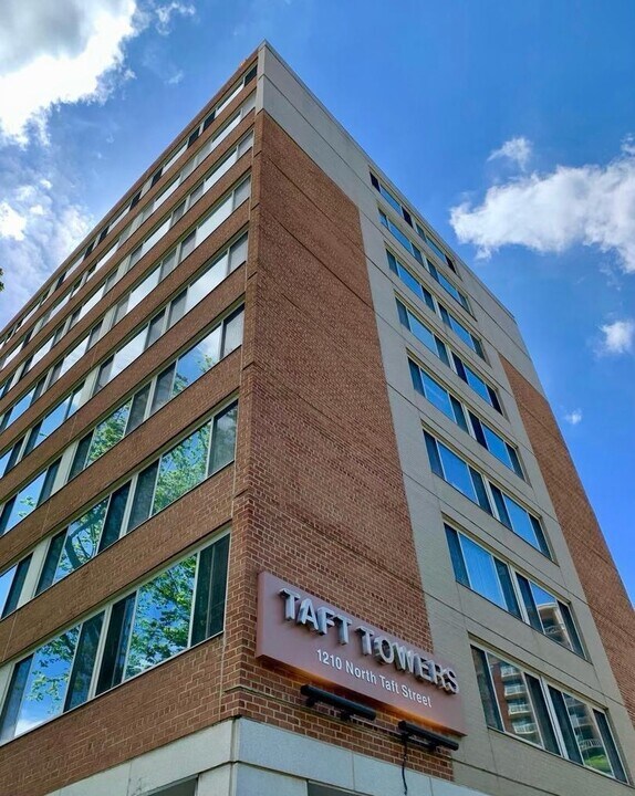 1210 N Taft St in Arlington, VA - Building Photo