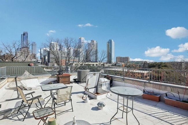 property at 1106 W 6th St