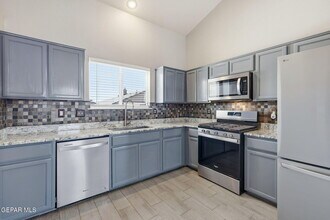 2913 Pino Blanco Pl in El Paso, TX - Building Photo - Building Photo