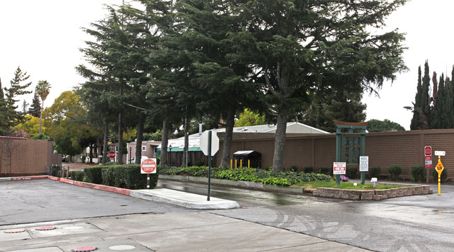 Golden Wheel park in San Jose, CA - Building Photo - Building Photo