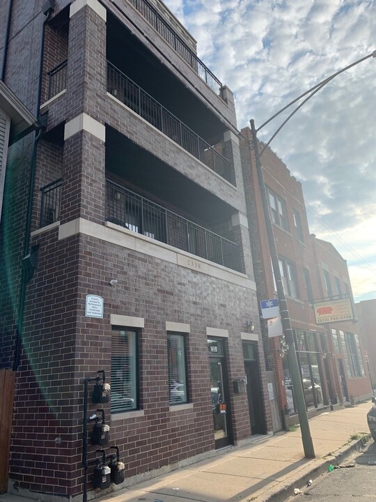 2346 W Grand Ave-Unit -1N in Chicago, IL - Foto de edificio