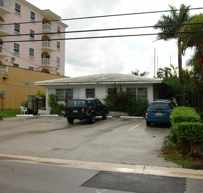 100 Hendricks Is in Fort Lauderdale, FL - Building Photo - Building Photo