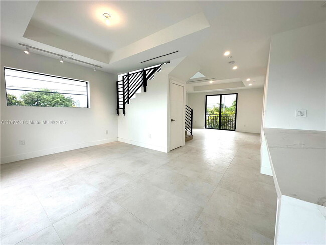 3345 SW 22nd Terrace in Miami, FL - Foto de edificio - Building Photo