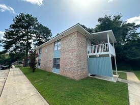 Abbey Oaks Apartments in Dothan, AL - Building Photo