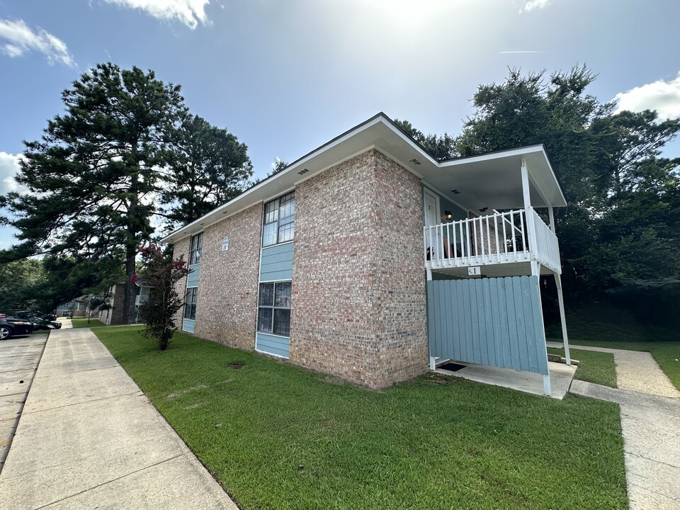 Abbey Oaks Apartments in Dothan, AL - Building Photo