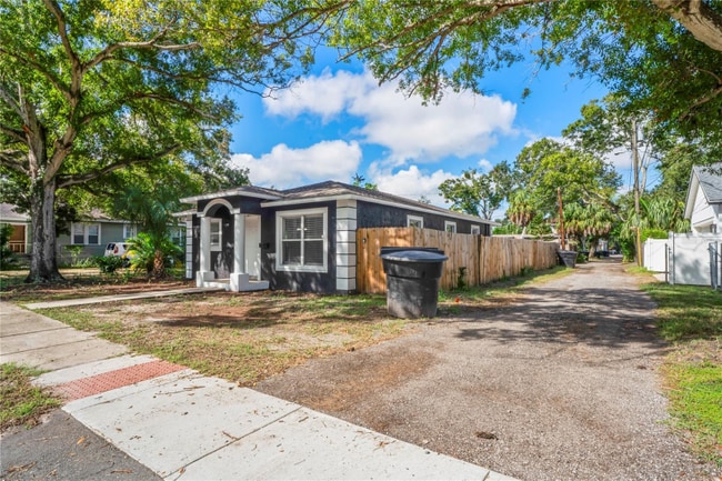 321 27th St S in St. Petersburg, FL - Building Photo - Building Photo
