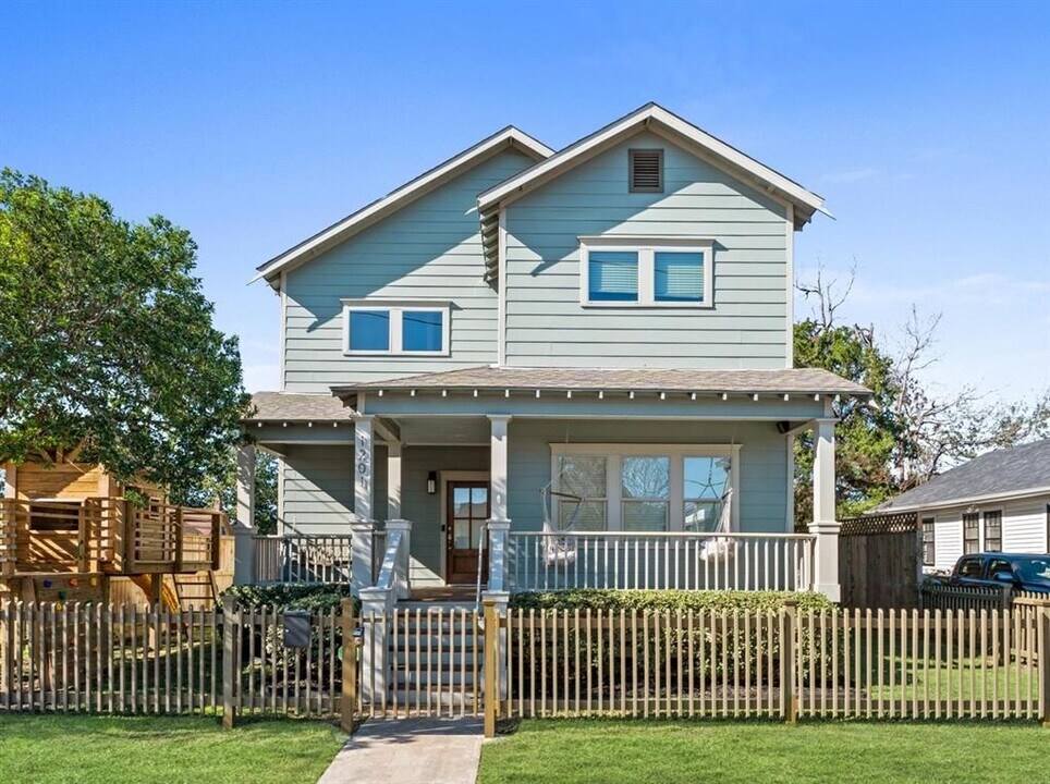 1201 Tabor St in Houston, TX - Building Photo