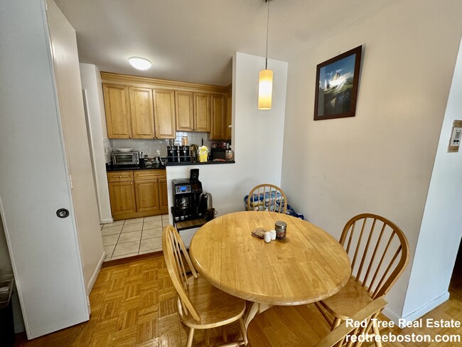 2 Larose Pl, Unit 4 in Boston, MA - Building Photo - Building Photo
