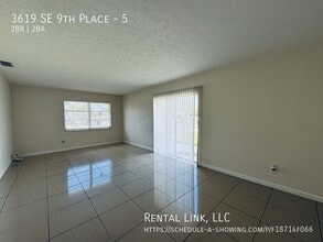 3619 SE 9th Pl, Unit 5 in Cape Coral, FL - Foto de edificio - Building Photo