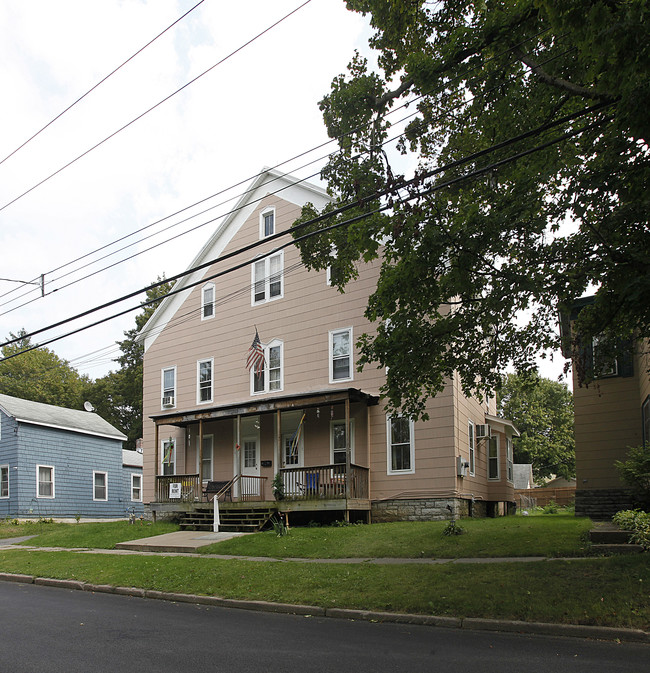 69-71 Walnut St in Canajoharie, NY - Foto de edificio - Building Photo