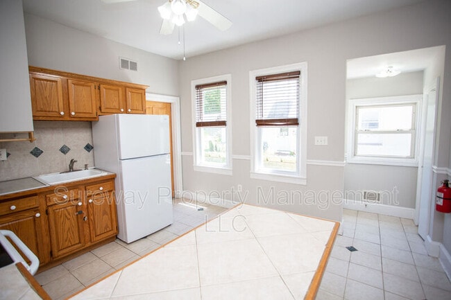 property at 21 N Lenola Rd
