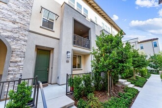 133 Hideaway Loop in Mission Viejo, CA - Building Photo - Building Photo