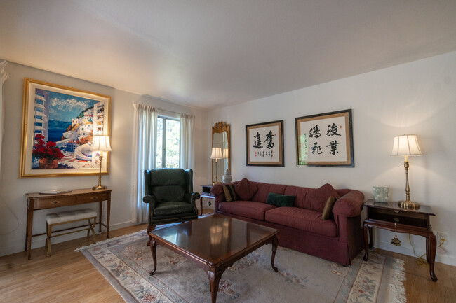 43 Forest Ln, Unit Lisa in San Rafael, CA - Building Photo - Building Photo