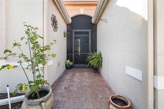 4418 65th Terrace E in Sarasota, FL - Building Photo - Building Photo