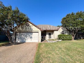 22 Atlantic Ave in Midlothian, TX - Building Photo