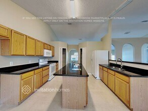 1130 St Tropez Ct in Kissimmee, FL - Foto de edificio - Building Photo