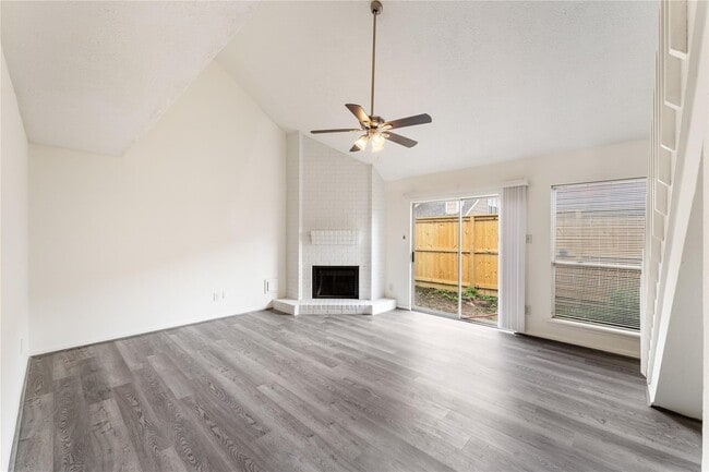 6422 Chatham Island Ln in Houston, TX - Building Photo - Building Photo