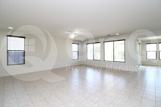 26018 N 52nd Ln in Phoenix, AZ - Building Photo - Building Photo