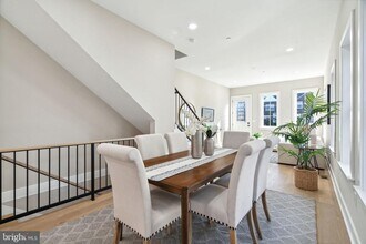 345 E Gorgas Ln in Philadelphia, PA - Building Photo - Building Photo
