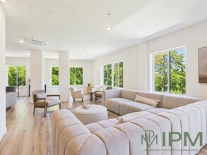 The Flats at Hampden in Camp Hill, PA - Building Photo - Building Photo