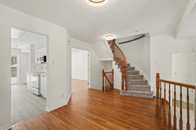 70 Cohen Ave in Ottawa, ON - Building Photo - Building Photo