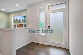 13143 83rd Ln S in Seattle, WA - Building Photo - Building Photo