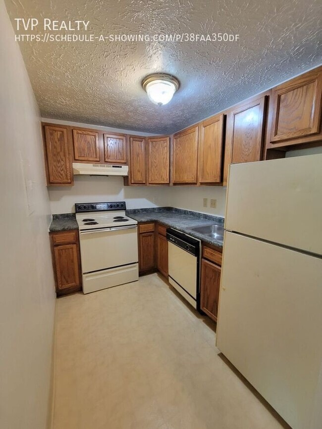 1454 W River Rd N in Elyria, OH - Building Photo - Building Photo