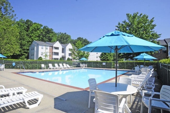 Magruder Run in Hampton, VA - Foto de edificio - Building Photo