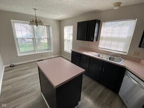 5048 Shadow Pointe Dr in Indianapolis, IN - Building Photo - Building Photo