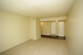 Winner Place Apartments in Independence, MO - Building Photo - Interior Photo