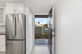 7625 E Camelback Rd in Scottsdale, AZ - Foto de edificio - Building Photo