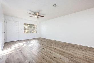 1013 Holton Ave in Fort Walton Beach, FL - Building Photo - Building Photo