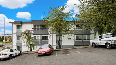 Nacelle Apartments in Renton, WA - Building Photo - Building Photo