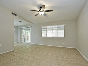 5255 Meadow Creek Dr in Austin, TX - Building Photo - Building Photo