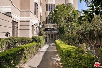 1314 Hayworth Ave, Unit 602 in West Hollywood, CA - Foto de edificio - Building Photo