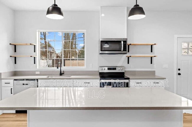 property at 948 N 5th St