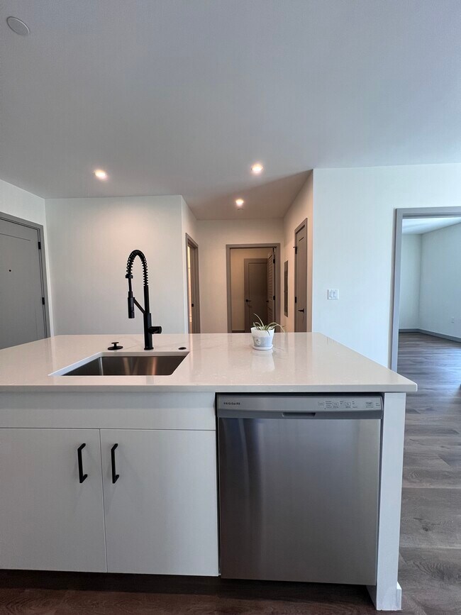 203 Lowell St, Unit 307 in Wilmington, MA - Foto de edificio - Building Photo
