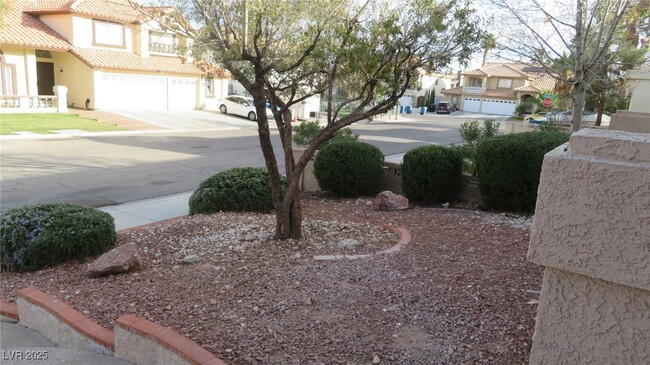 property at 3749 Amber Lantern Cir