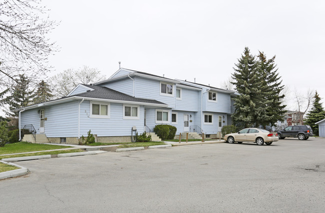 Airdrie Village One in Airdrie, AB - Building Photo - Primary Photo