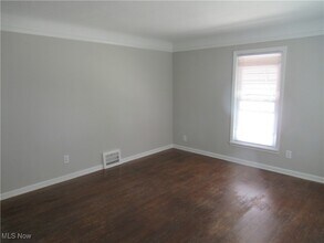11901 Wayland Ave in Cleveland, OH - Building Photo - Building Photo