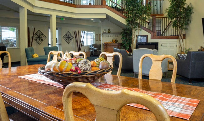 Riley Court in Bountiful, UT - Foto de edificio - Building Photo