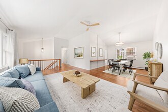 10 Peaceful Ln in Westport, CT - Building Photo - Building Photo