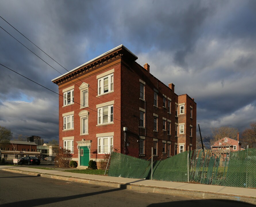 18-20 Cedar St in Hartford, CT - Foto de edificio