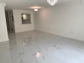 19624 SW 103rd Ct in Cutler Bay, FL - Foto de edificio - Building Photo