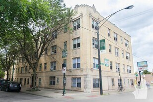 4756 N Maplewood Ave in Chicago, IL - Building Photo