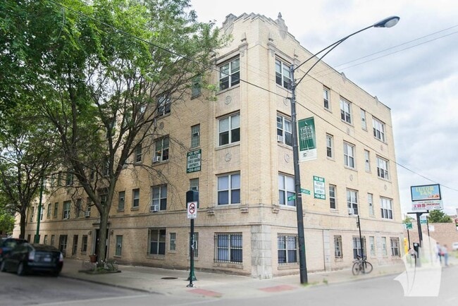 property at 4756 N Maplewood Ave