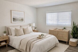 36957 Melrose Dr, Unit 5 in Cathedral City, CA - Foto de edificio - Building Photo