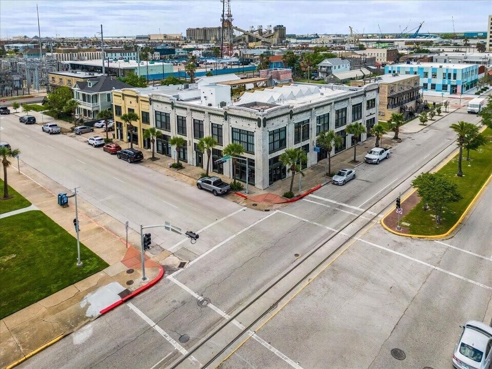 2510 Church St in Galveston, TX - Building Photo
