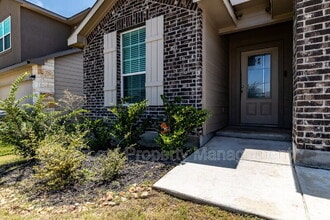 6819 Whisper Grv in San Antonio, TX - Building Photo - Building Photo