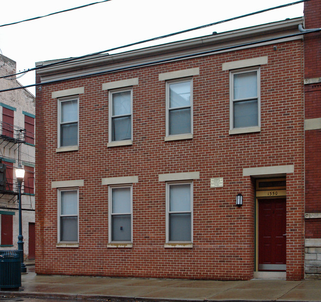 1350 Walnut St in Cincinnati, OH - Foto de edificio - Building Photo